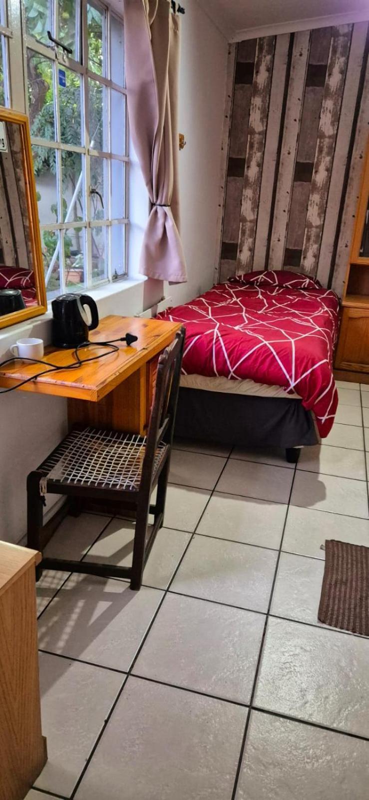 Keedols Inn & Backpackers Книсна Екстериор снимка
